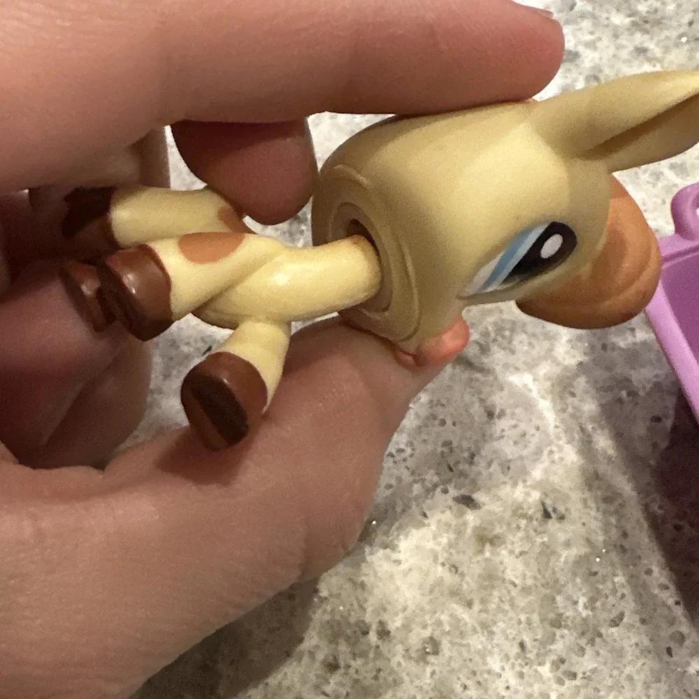 Authentic Littlest Pet Shop #970 Brown Beige Cow W/ Purple Bowl Toy Vintage Y2K